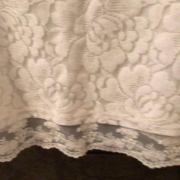 Lace tops - Picture 4 of 5